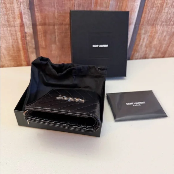 Saint Laurent Black wallet - Picture 7 of 16